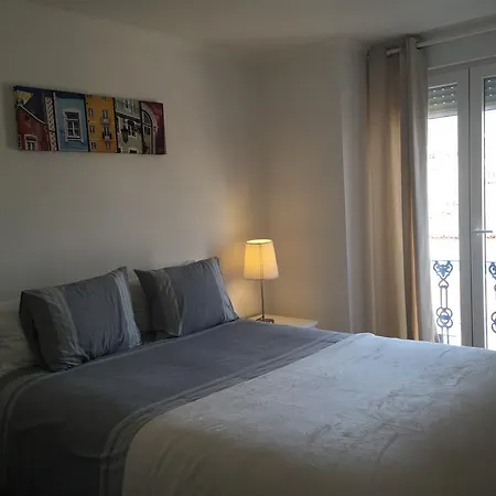 Modern Conde Barao - Sss 아파트 *