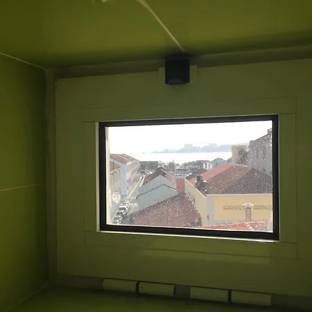 Modern Conde Barao - Sss * Lisboa